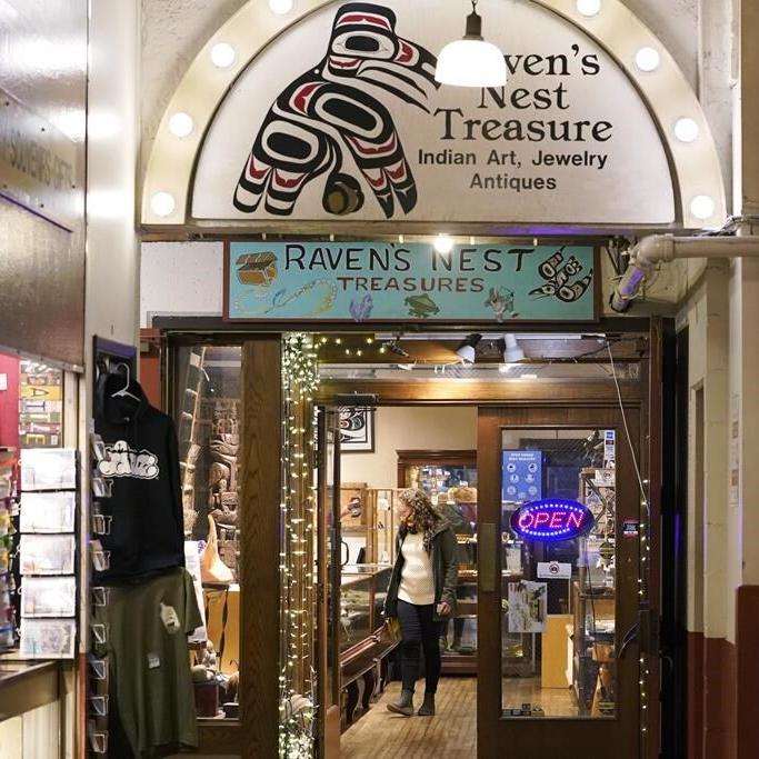 Man who faked Native American heritage to sell his art in Seattle sentenced to probation